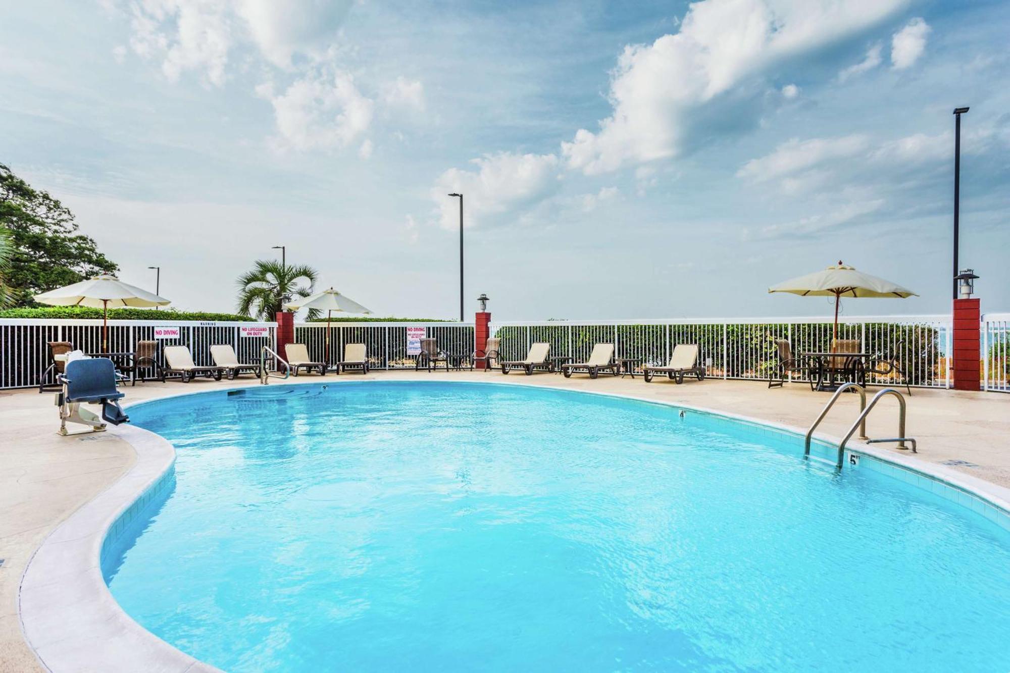 Hampton Inn Morehead City Dış mekan fotoğraf